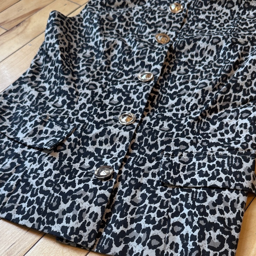 Leopard Vest Sleeveless Top - Picture 5 of 5